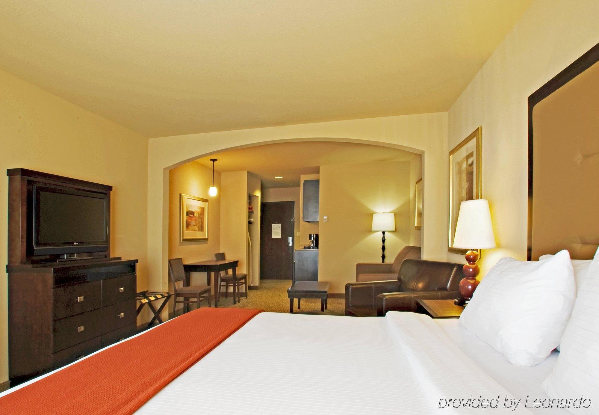 Holiday Inn Express Hotel & Suites Wichita Falls, An Ihg Hotel Εξωτερικό φωτογραφία