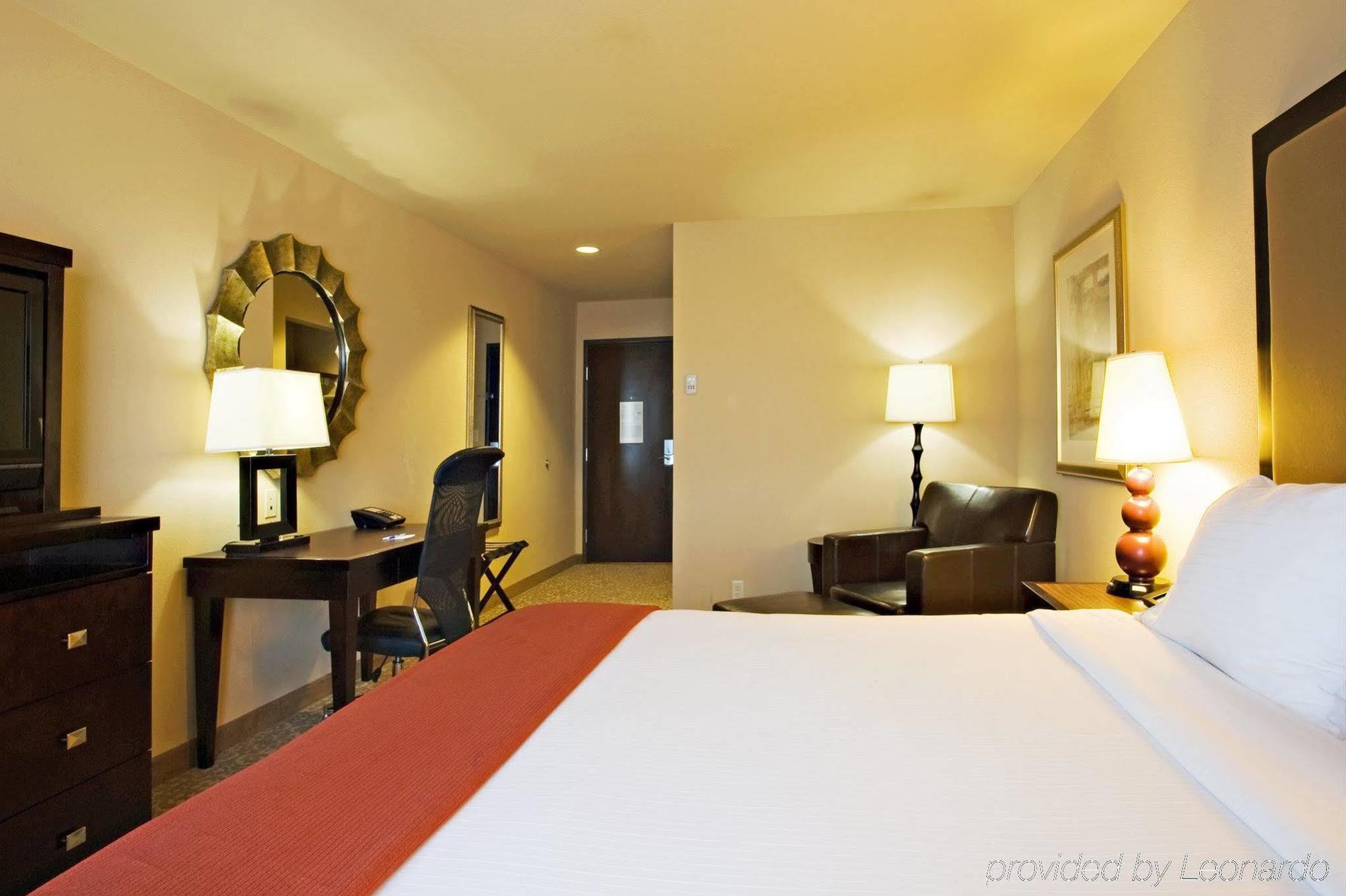 Holiday Inn Express Hotel & Suites Wichita Falls, An Ihg Hotel Εξωτερικό φωτογραφία